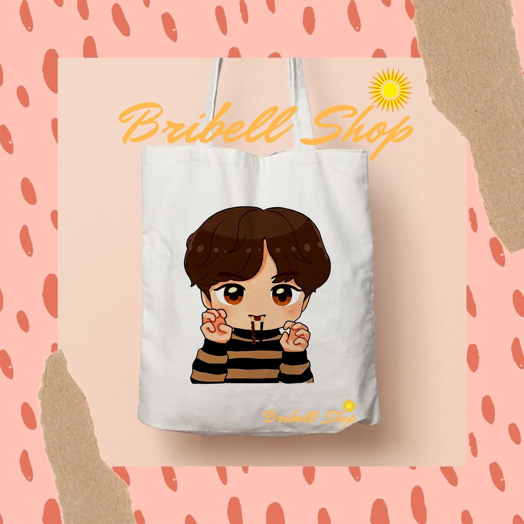 Tote Bag Kanvas Bergambar Haechan NCT 127 Lagi Ngemil Ukuran 30x40