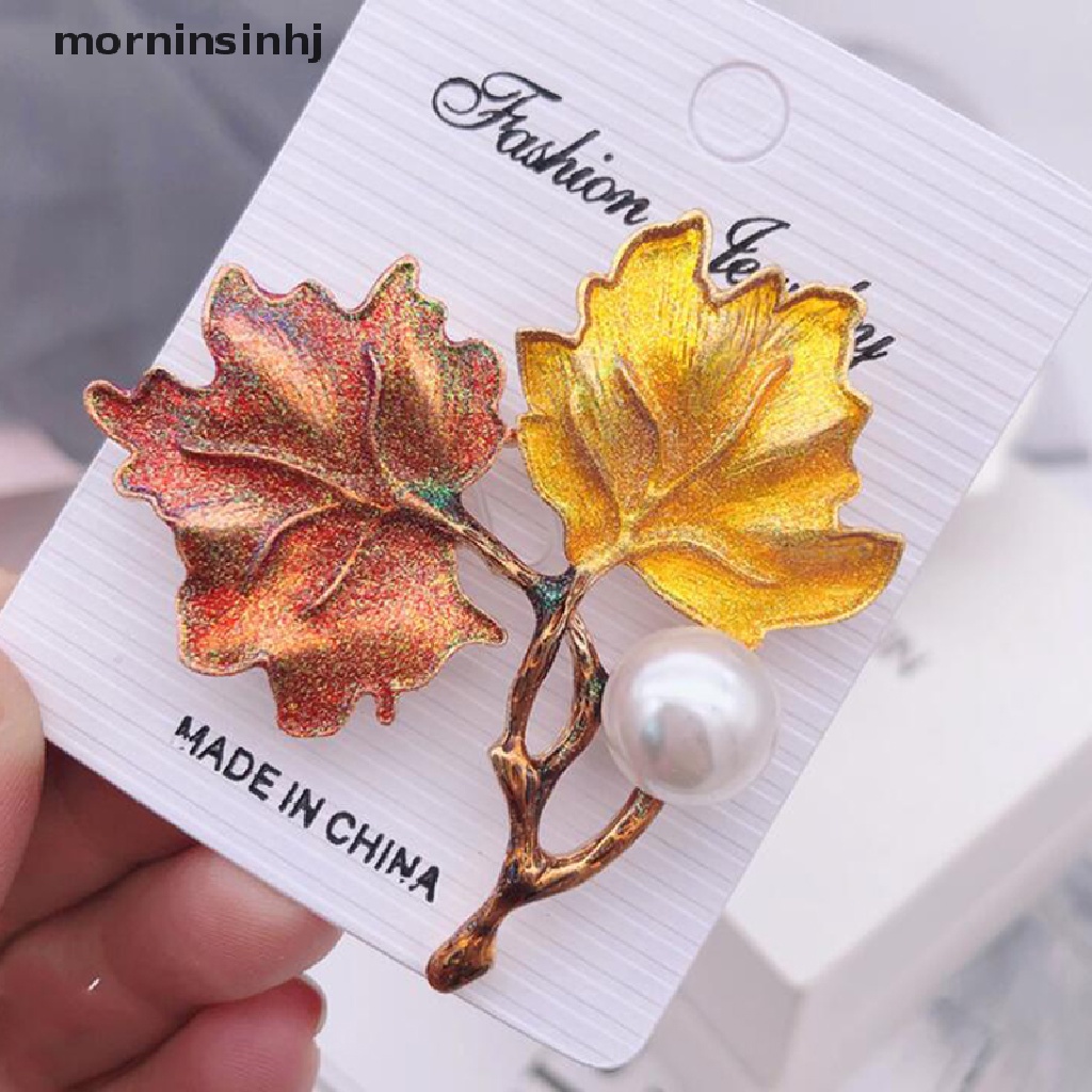 Mor Bros Pin Bentuk Daun Maple Aksen Mutiara Imitasi Gaya Vintage Untuk Wanita