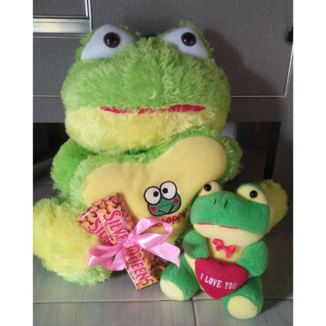 Boneka keroppy love n coklat silverqueen