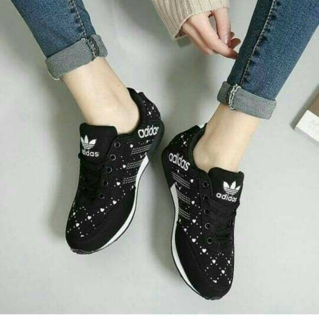Grosir Sepatu Sport Wanita Adidas Supernova Hitam
