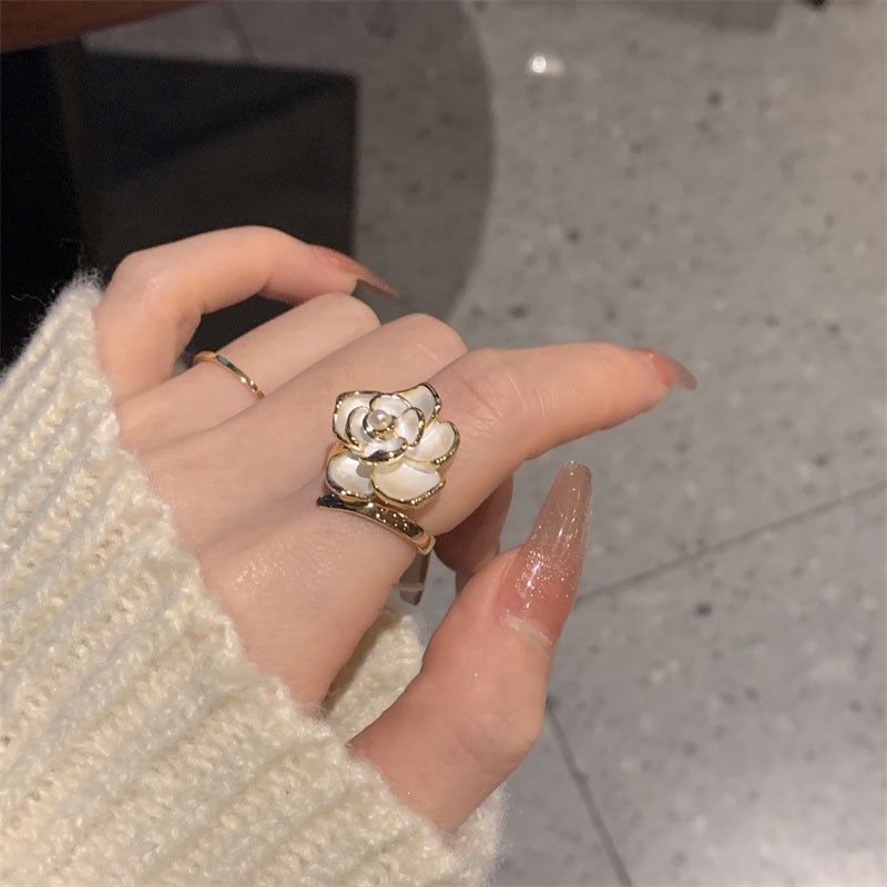 Cincin Model Terbuka Dapat Disesuaikan Desain Bunga Camellia Putih Gaya Retro Perancis Untuk Wanita