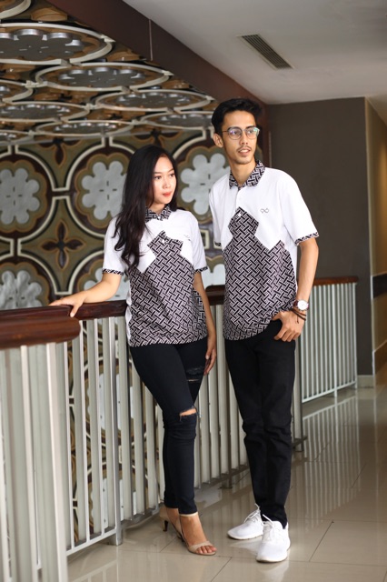 Loyal Kaos Polo Batik Putih Modern Pria M L XL XXL