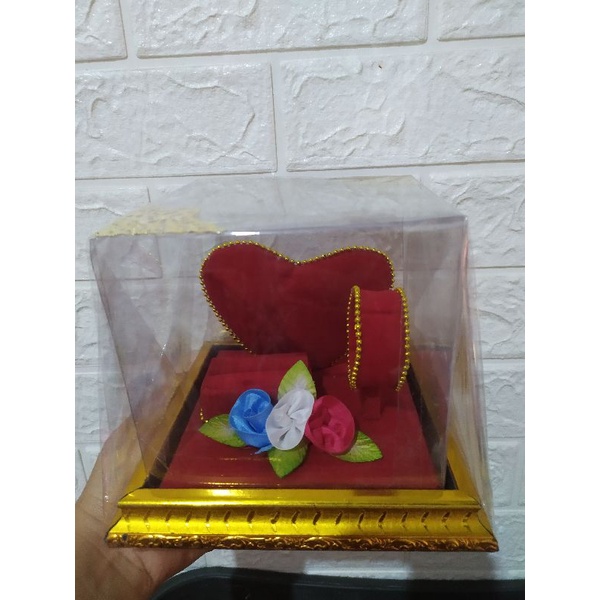 Tempat Perhiasan Bentuk love Tempat kalung , cincin, dan gelang seserahan / hantaran