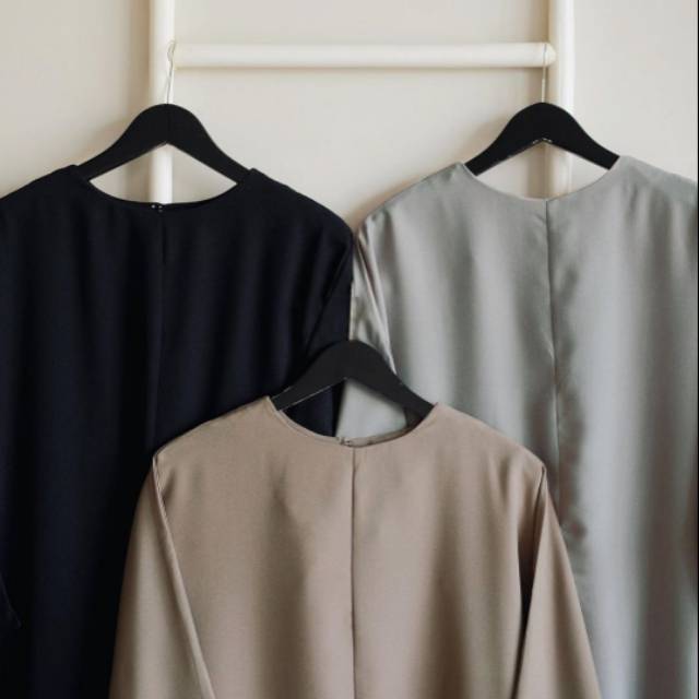 PO Ayudia Slit Dress by Thenblank