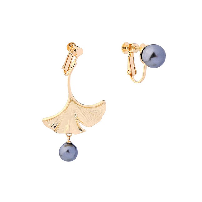 LRC Anting Jepit Fashion Gold Asymmetric Leaf Pearl Ear Clip F49123