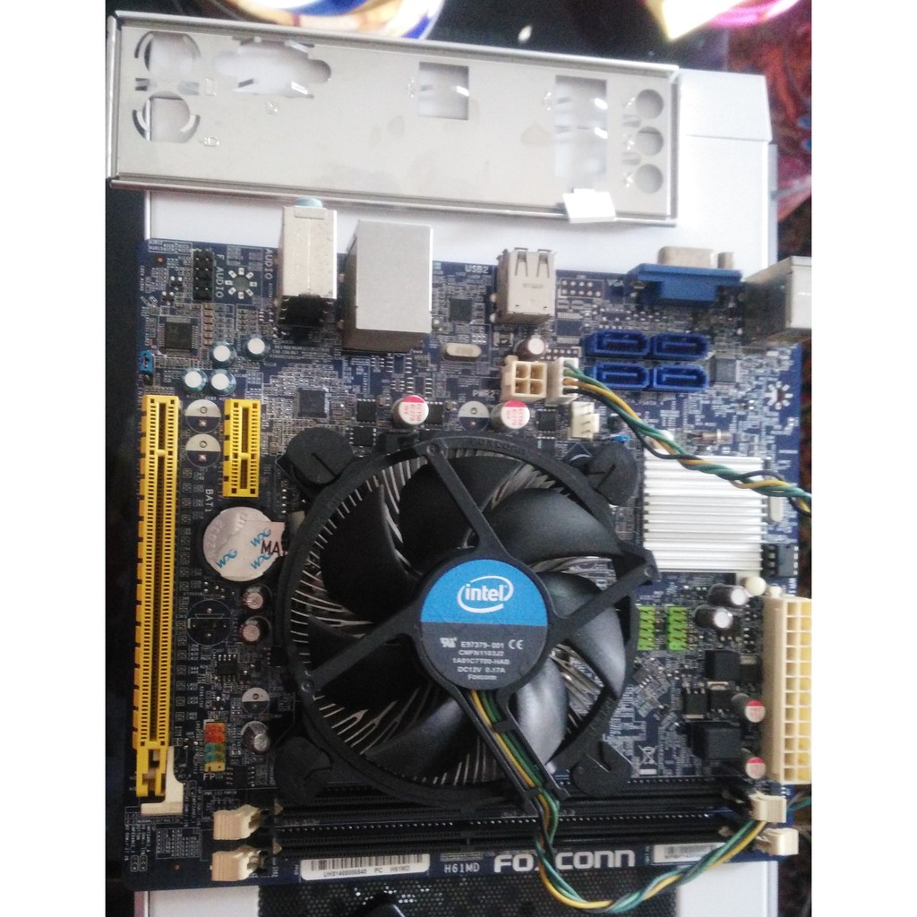 Paket Proc Intel G2030 Motherboard Foxconn H61MD Backpanel