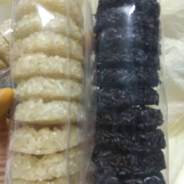 

Rengginang mentah (hitam)