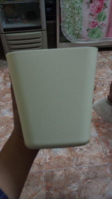 Wadah Sunnresta Putih