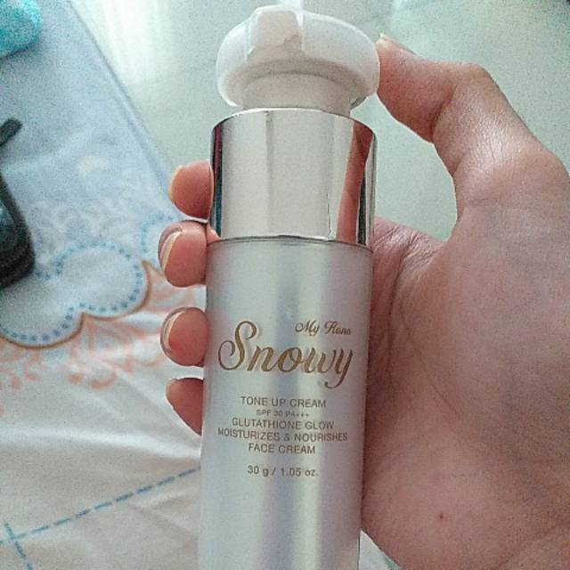 My Kana Snowy tone up cream (PRELOVED)