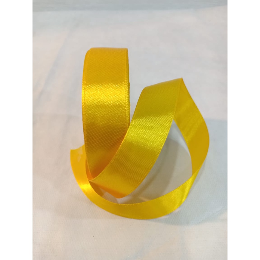 

PITA satin Kuning Ukuran 1/2 inchi per Roll TERMURAH!