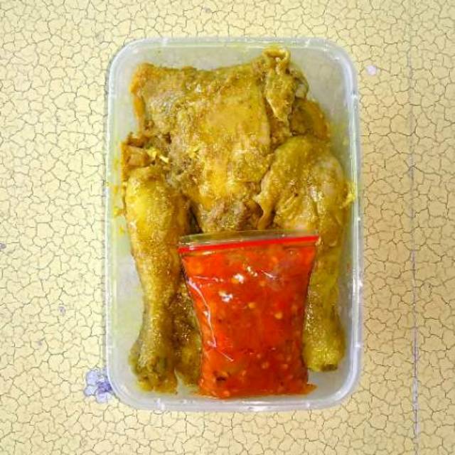

AYAM BUMBU KUNING UKURAN BESAR 1 EKOR POTONG 4