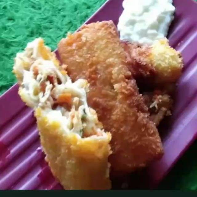 

Risoles Ayam Pedas isi 6