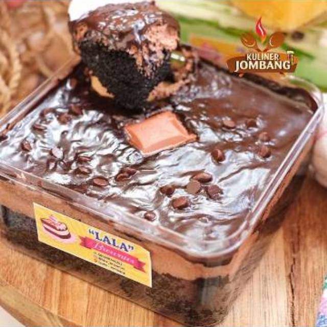 

Triple choco dessert box by Lala brownies