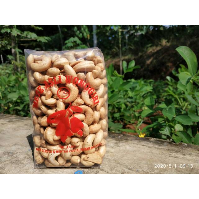 

KACANG METE MEDE GORENG UTUH ASLI WONOGIRI 500GRAM KWALITAS TERBAIK