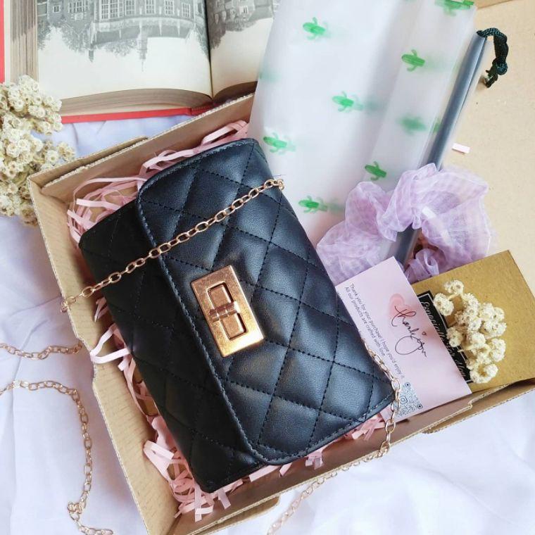 

✯Terkini✮➺ [READY] Set Gift Box Slingbag Hampers Kado Cewek Wisuda Ulang Tahun By Haiyu.co 58