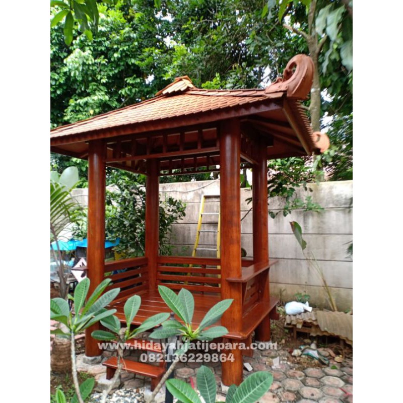 Gazebo Warna Merah Hitam