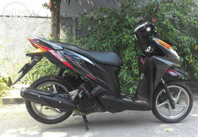 STIKER STRIPING VARIO TECHNO CBS 2013 HITAM