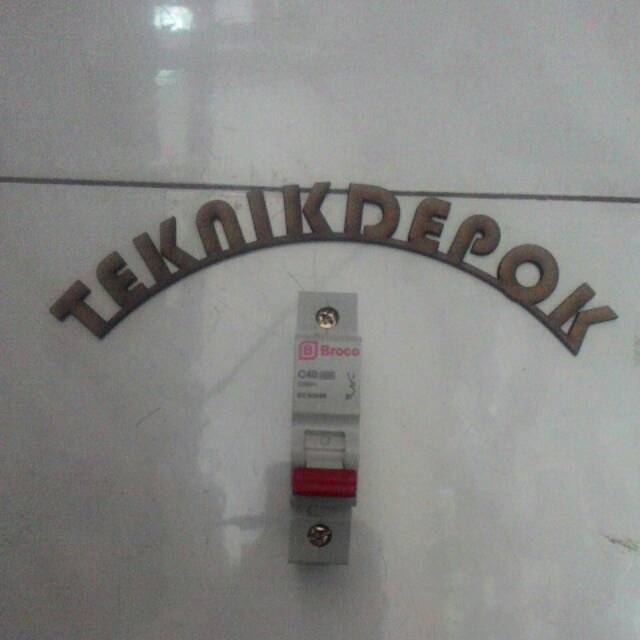 sikring 40 ampere sekring lampu alat pemutus arus listrik MCB broco