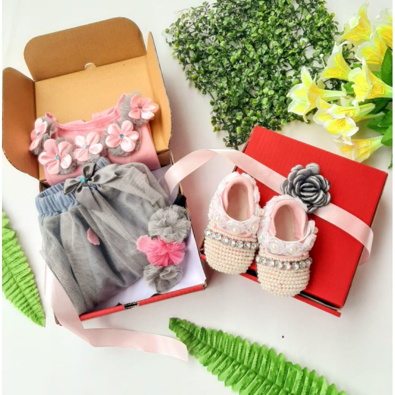 PAKET HAMPERS BAJU + SEPATU