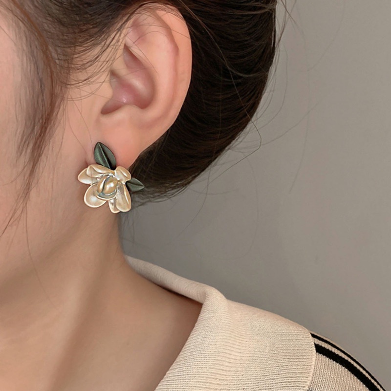 Anting Bentuk Bunga Camellia Gaya Retro