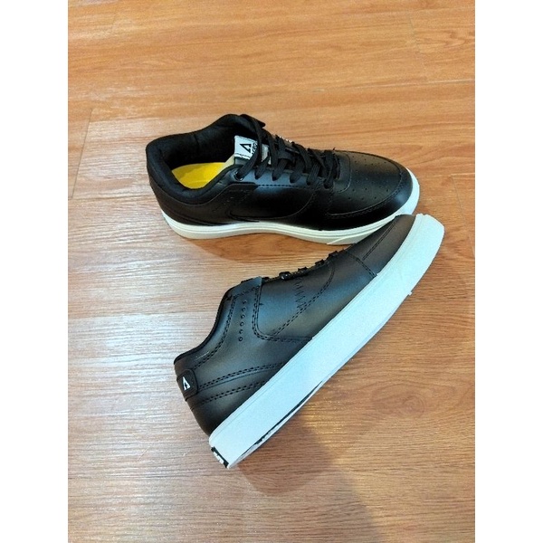 Aerostreet Hoops Low Hitam Putih - Sepatu Sneakers