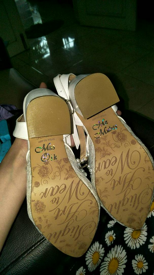 Slight Couple Shoes Writing Hologram Hes Mine Aksesoris Sepatu