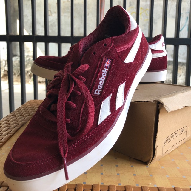 Sepatu Second Reebok Original - Maroon