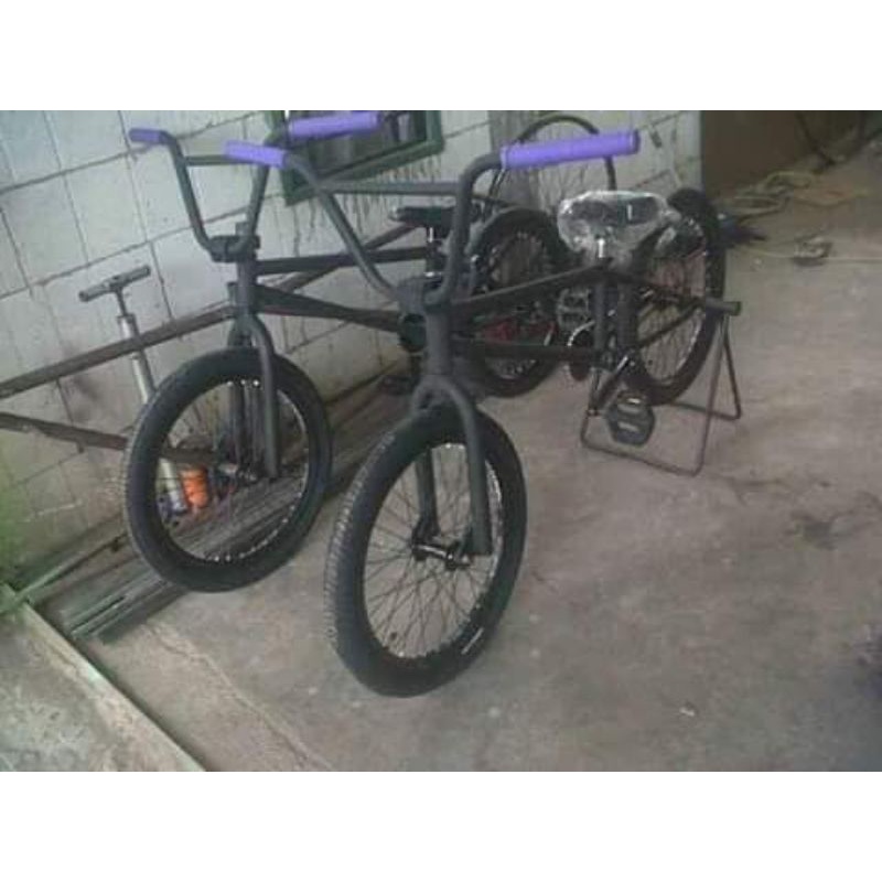 sepeda BMX street black