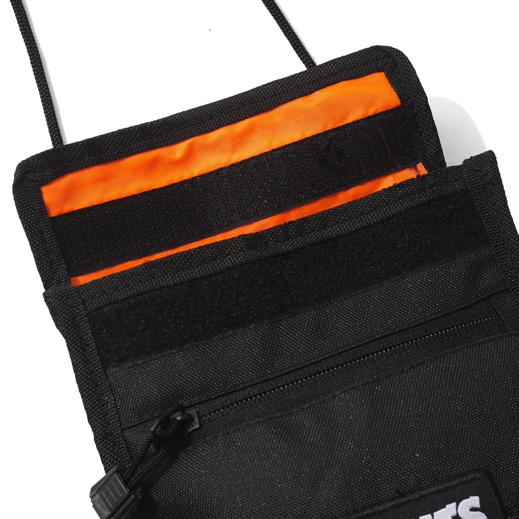 CUTS ROTH SLING BAG