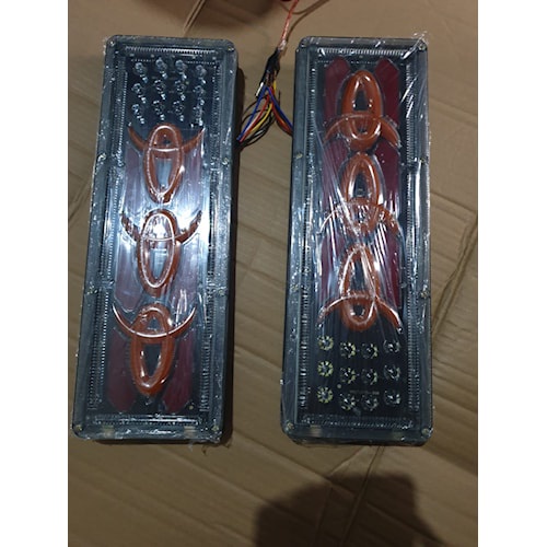 Stoplamp Lampu Stop Sein Sen Belakang Canter Engkel 24 v Lampu Stop lamp Stoplamp Aksesoris Variasi Mobil Truk Truck Mobil Besar Mitsubishi Hino Tata Volvo UD Toyota Isuzu Kipas Dan Lain Lain Universal