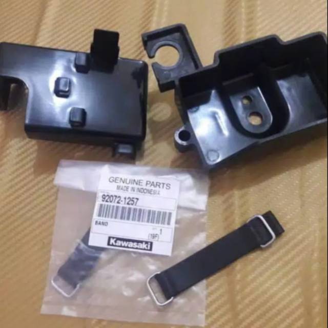 TEMPAT AKI BOX AKI BOK AKI NINJA R 150 SS ORI tempat aki komplit ninja r ss original