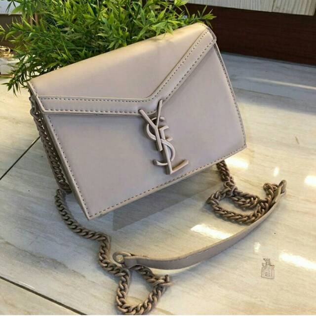 

YSL ENVELOPE PASTEL