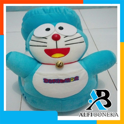 Boneka sofa odong-odong karakter Doraemon