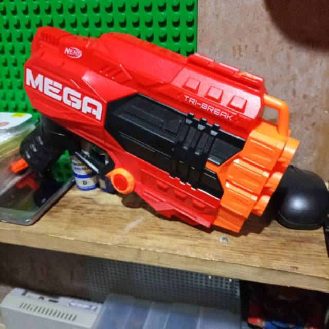 NERF MEGA TRIBREAK