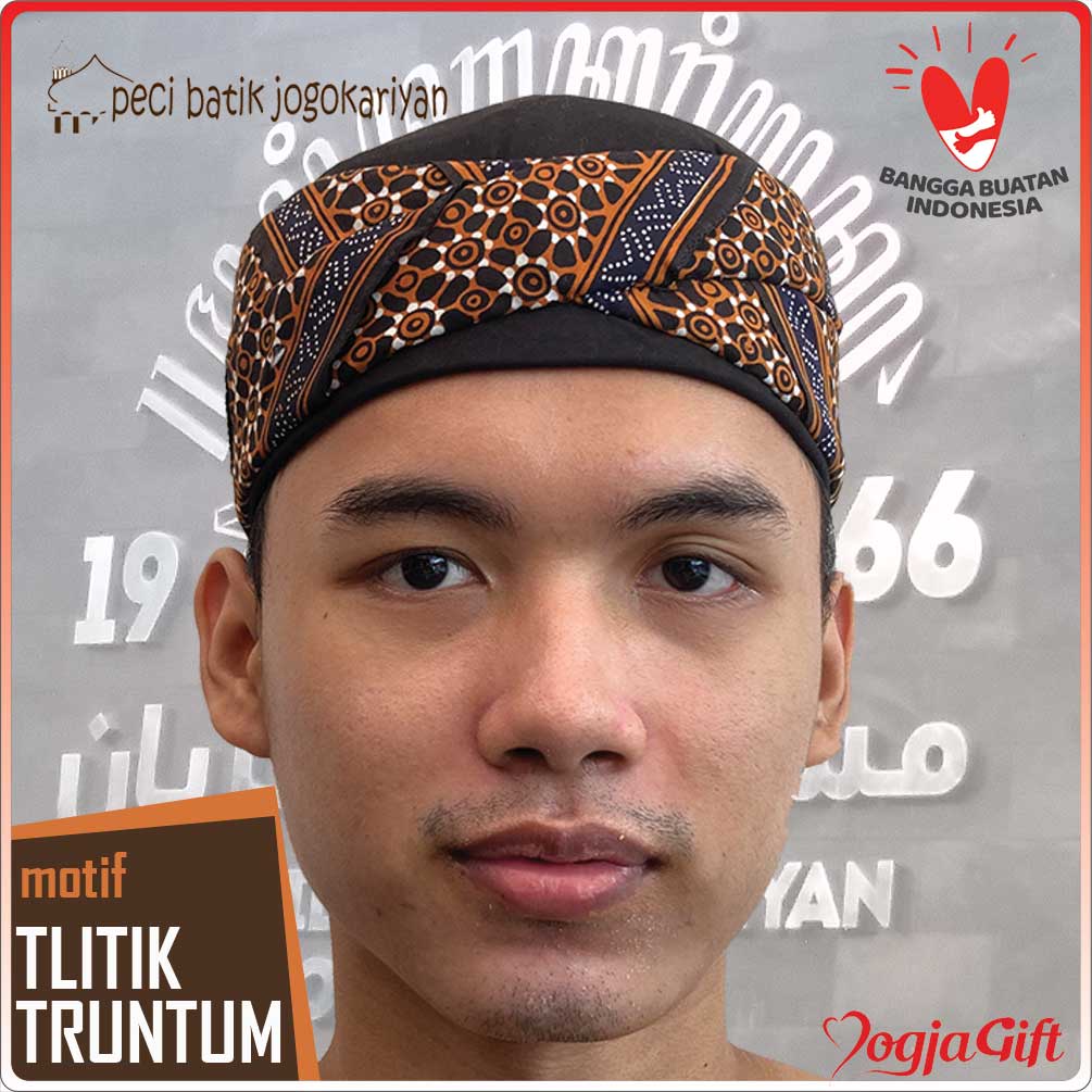 Peci Batik Jogokariyan Motif Tlitik Truntum