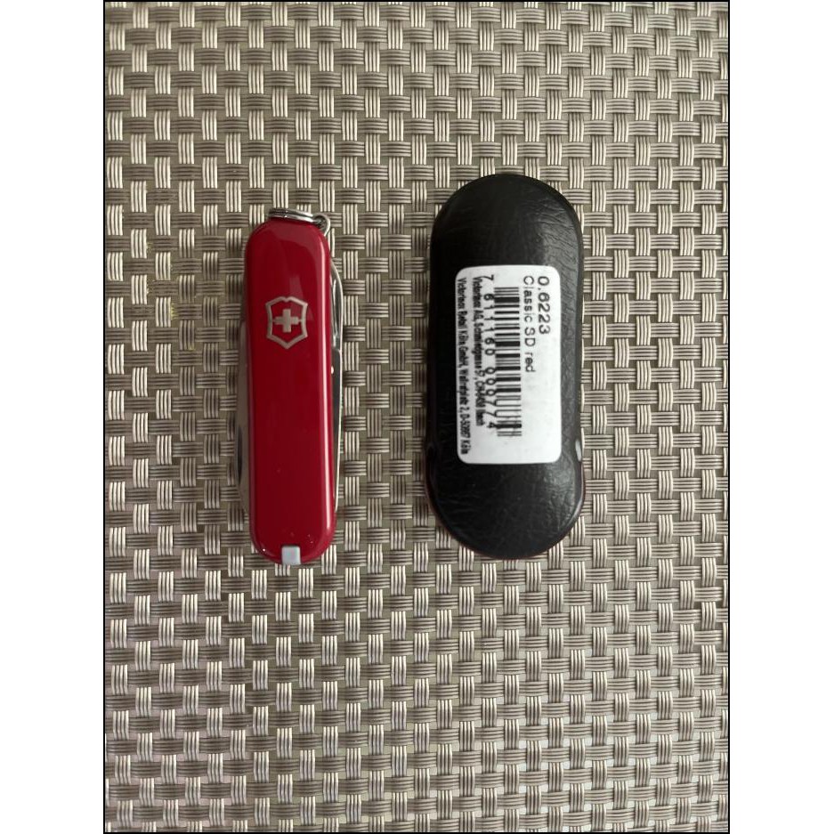 Victorinox Pisau Lipat Warna Merah