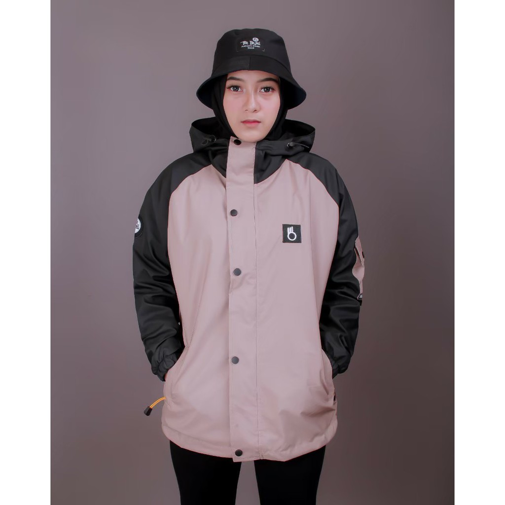 Jaket Parasut Uniseks Waterproof Model REGLAN Branded Original The Bojiel / Jaket Outdoor Pria Wanita Terbaru