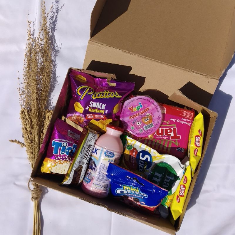 

Hampers Giftbox Snack in Pink