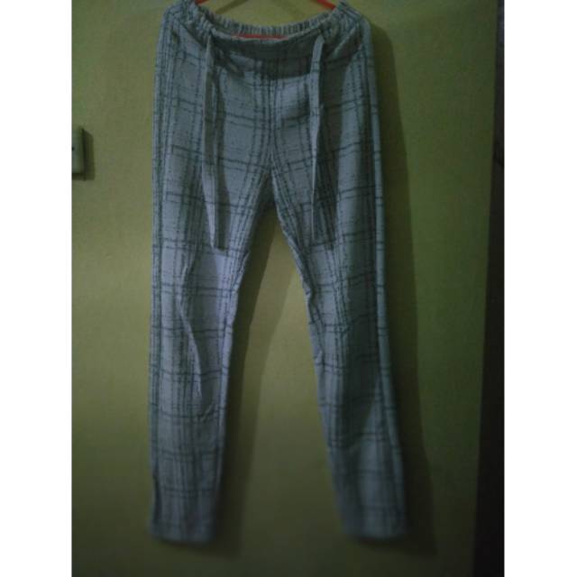 PL CELANA SCUBA PUTIH