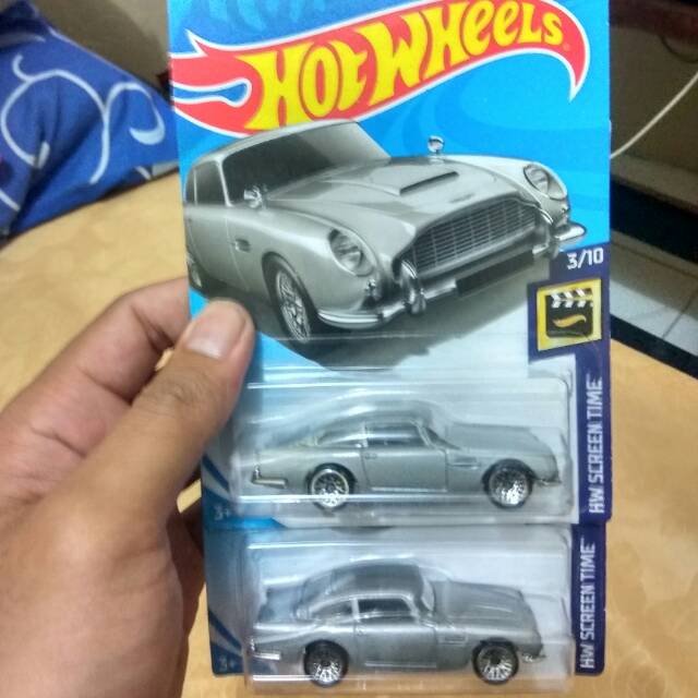 Hot wheels aston martin 1963 silver