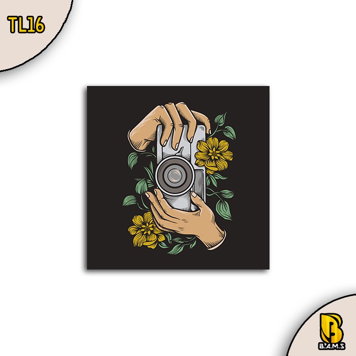 Wall Decor Pajangan Hiasan Dekorasi Dinding Kamar Rumah Aesthetic Tropical Holding Camera Ukuran 20X