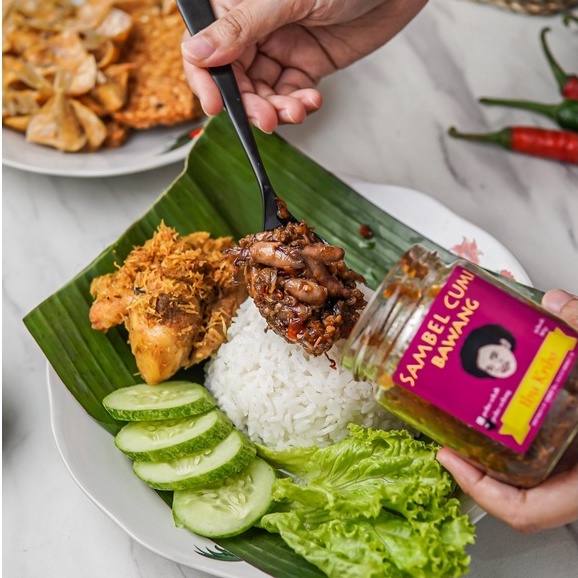 

SAMBEL CUMI BAWANG Sambal Ibu Kribo Khas Bogor (Pedas Sedang)
