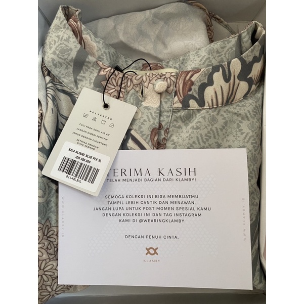 kala blouse wearing klamby