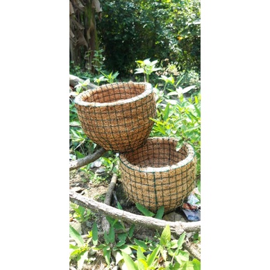 

POT BUNGA BISA GANTUNG BISA TARUH/SABUT KELAPA
