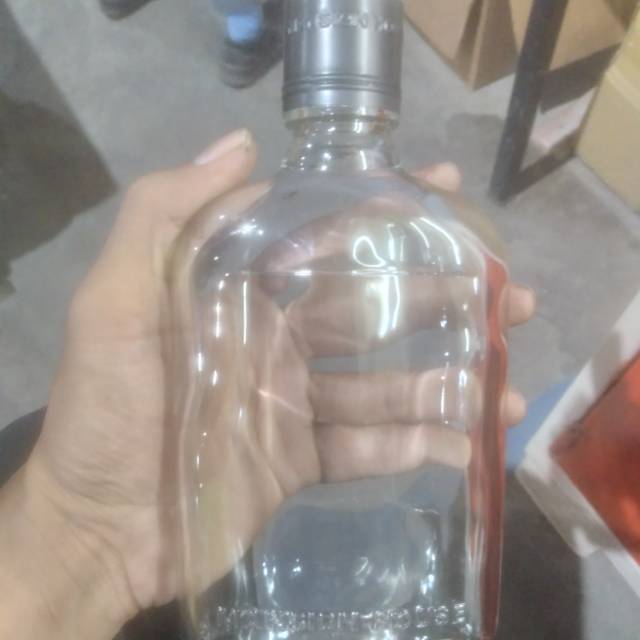 botol koleksi mainan
