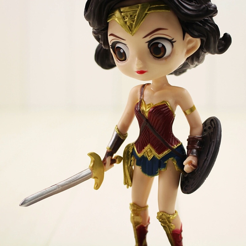 Wonder Woman Figure Pajangan