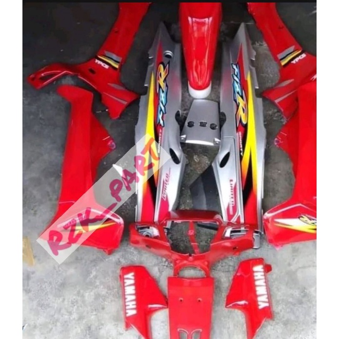 Cover body halus FizR full set merah silver