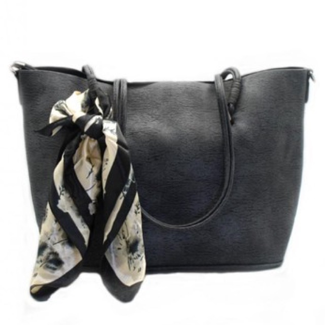 London Berry by HUER