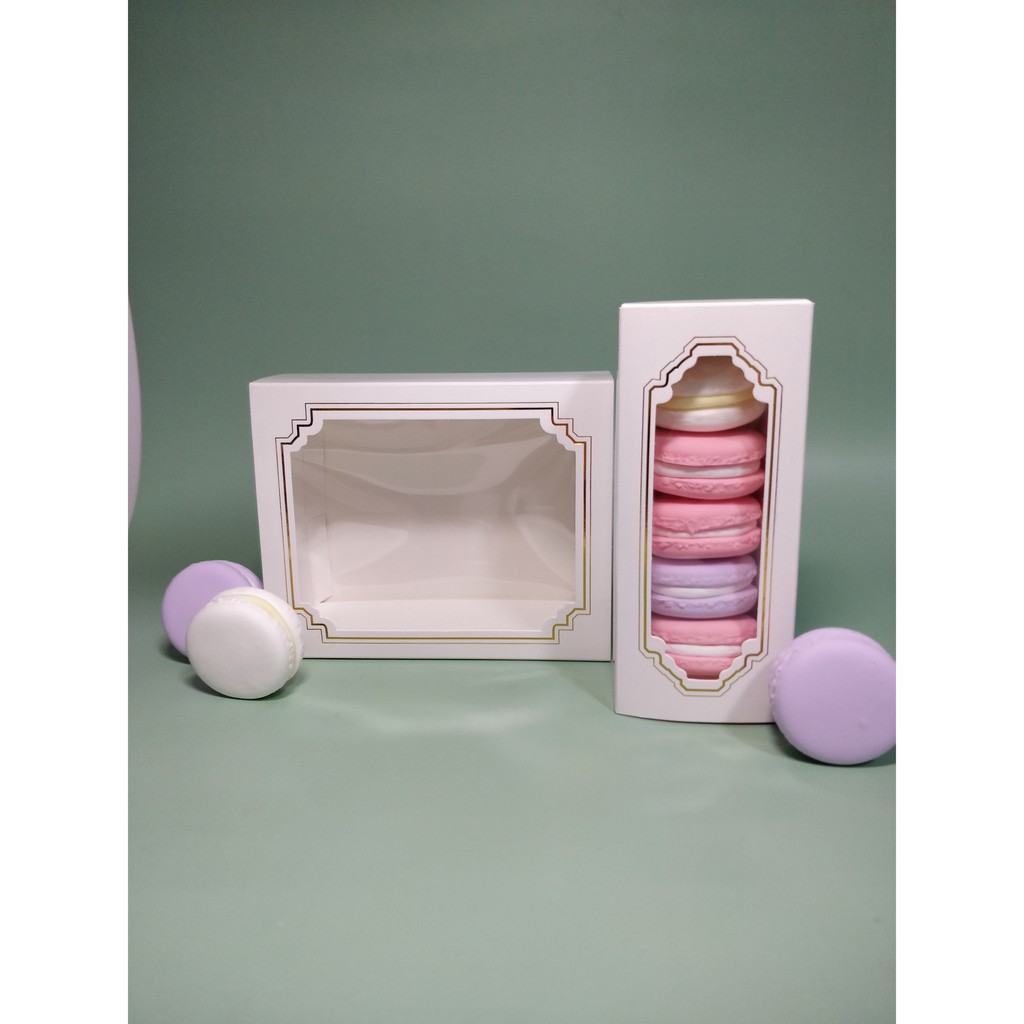 

Box Due Kue Macaron Kotak Putih Macaron (Besar) 16 X 13 X 5