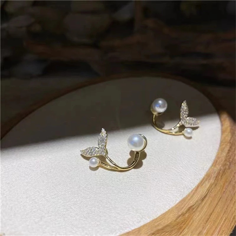 Anting Stud Zircon Kristal Mutiara Berlian Imitasi Bentuk Ekor Ikan Gaya Korea Untuk Wanita